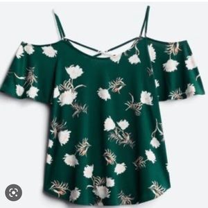 NWT Stitch  Fix x Kaleigh Cold Shoulder Floral Top in dark green. Size Medium.